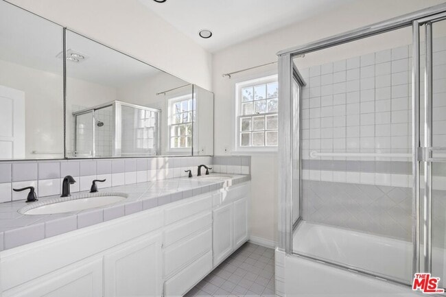 Building Photo - 2941 Motor Ave