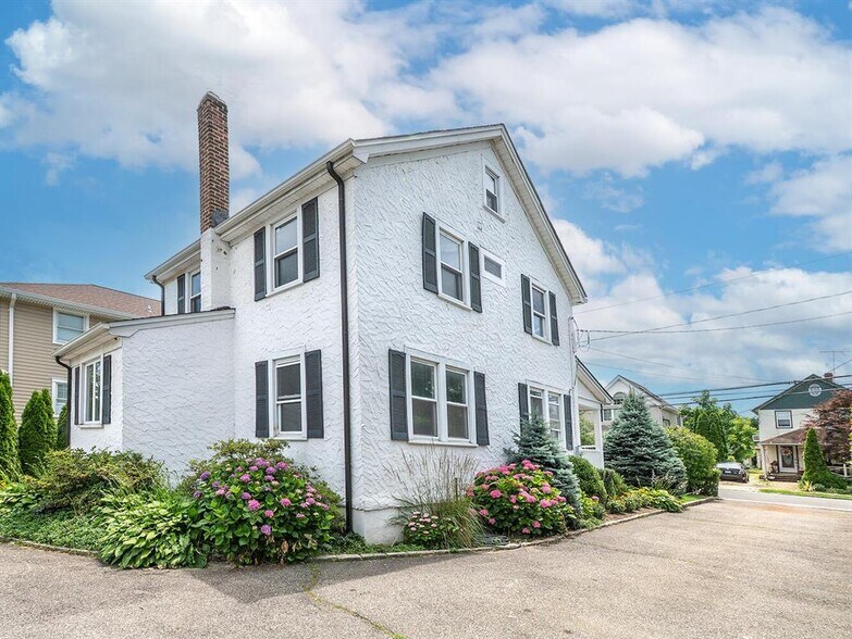Building Photo - 33 Avenue B