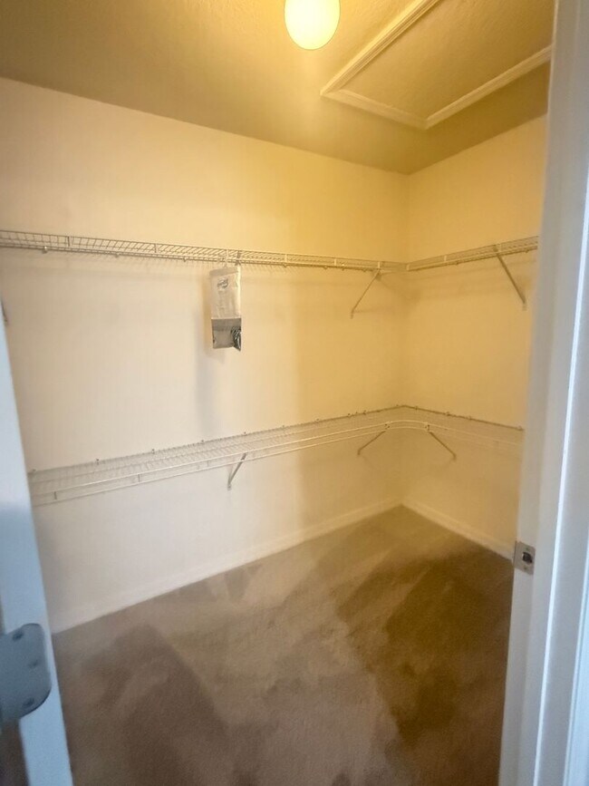 Building Photo - Townhome Available - Saint Cloud, FL -  3 ...