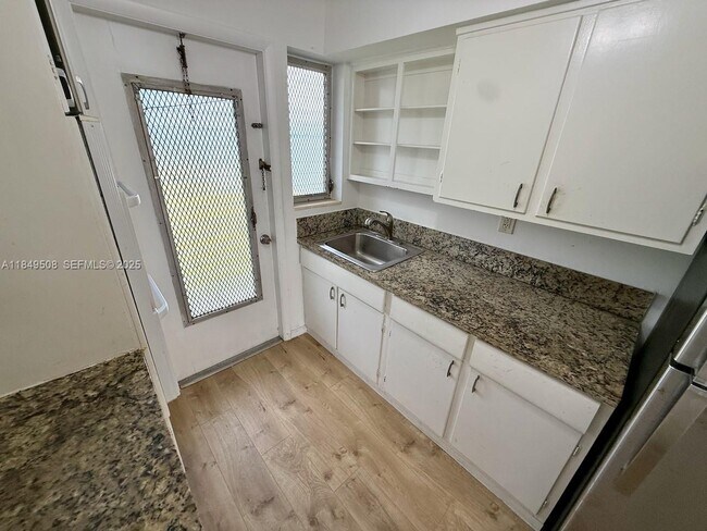 Building Photo - 7921 East Dr