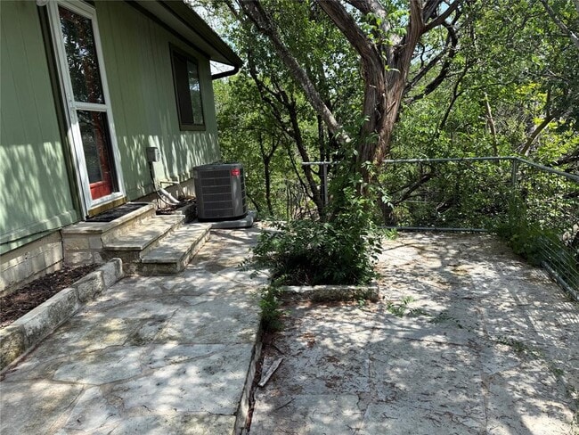 Building Photo - 816 Ramble Ln