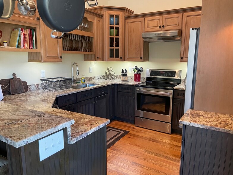 Fully equipped kitchen w/ electric stove - 274 Little River Campground Rd
