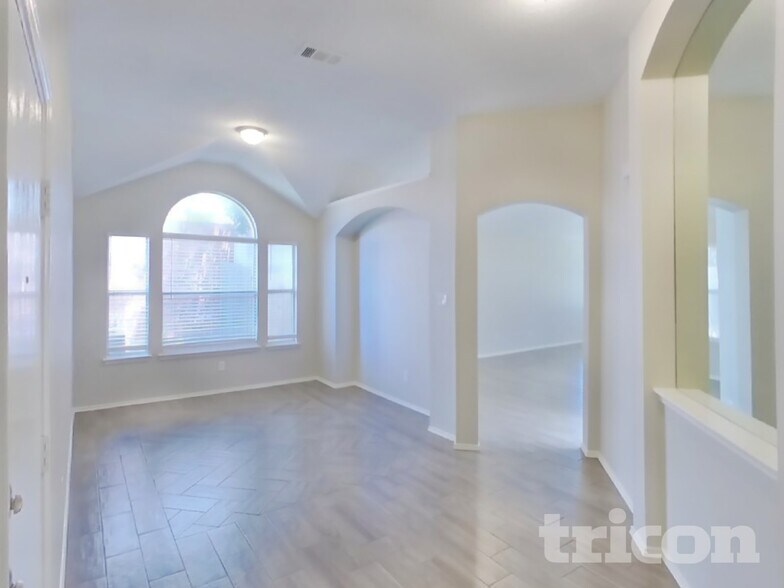 Building Photo - 11017 Deer Trail