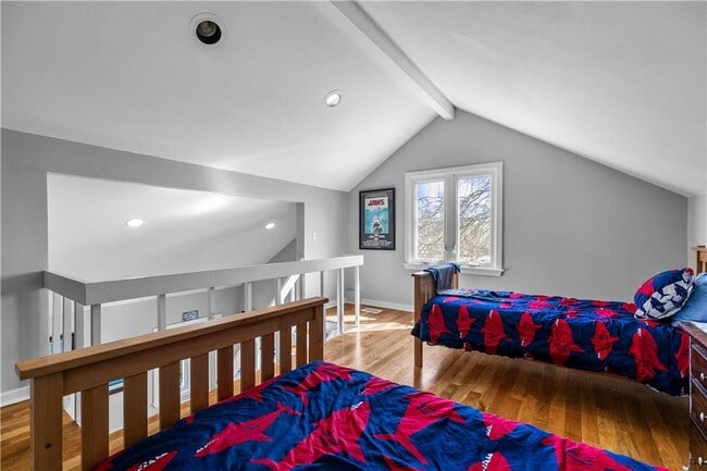 Building Photo - 391 Valley Rd