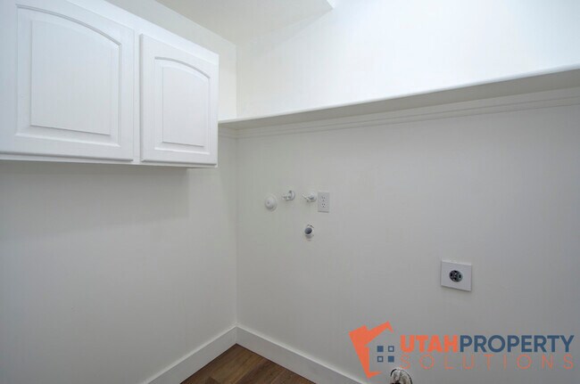 Building Photo - 6528 S 520 W