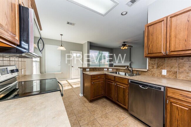Building Photo - 2504 Prospect Hill Dr