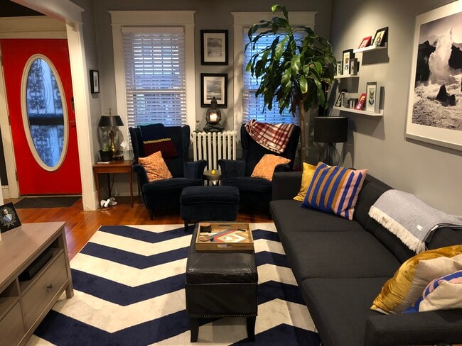 Building Photo - 1122 Owen Place NE