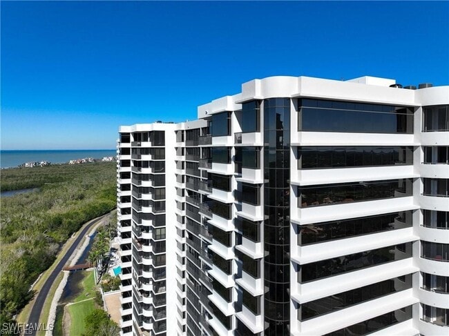 Building Photo - 6825 Grenadier Blvd