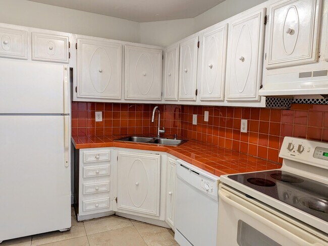 Building Photo - 3119 Oakland Shores Dr