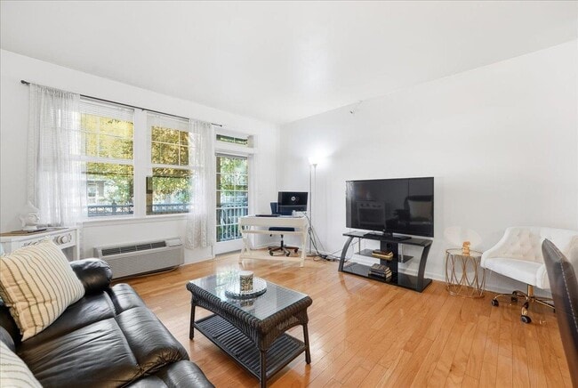 Building Photo - 4 Constellation Pl