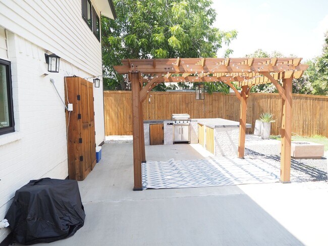 Building Photo - 3 Bed - 2.5 Bath in Flower Mound