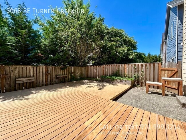 Building Photo - 3068 SE Turner Creek Dr