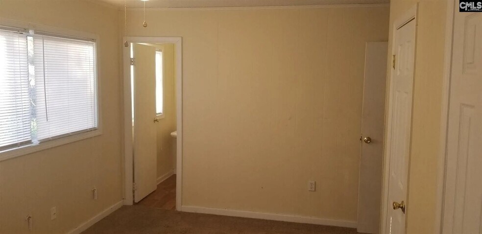 Building Photo - 2309 Windsor Rd