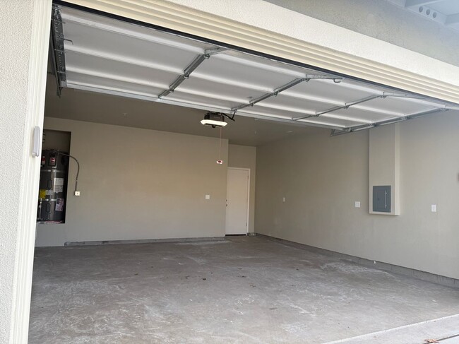 Building Photo - 1632 Greeley Wy