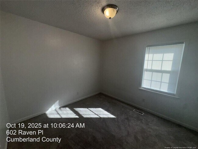 Building Photo - 602 Raven Pl