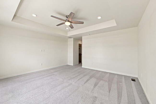 Building Photo - $2,995.95-3-Bed, 2.5-Bath Updated Townhouse in Broomfield!