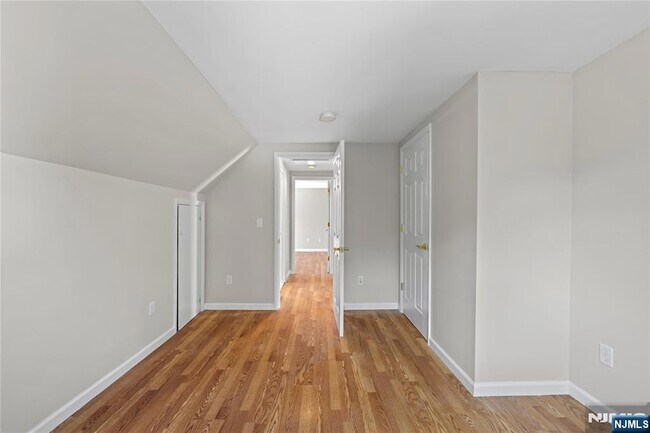 Building Photo - 47 Morris Pl