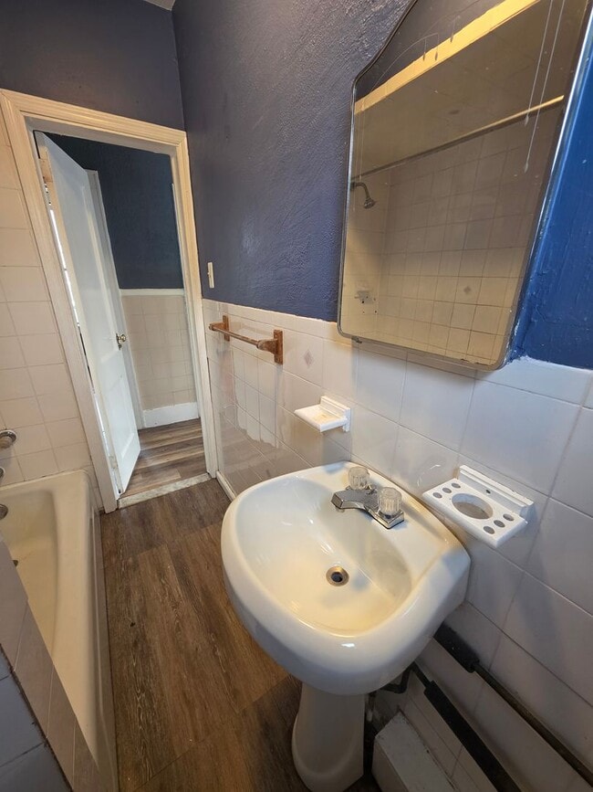 Building Photo - 45 Gifford Ave