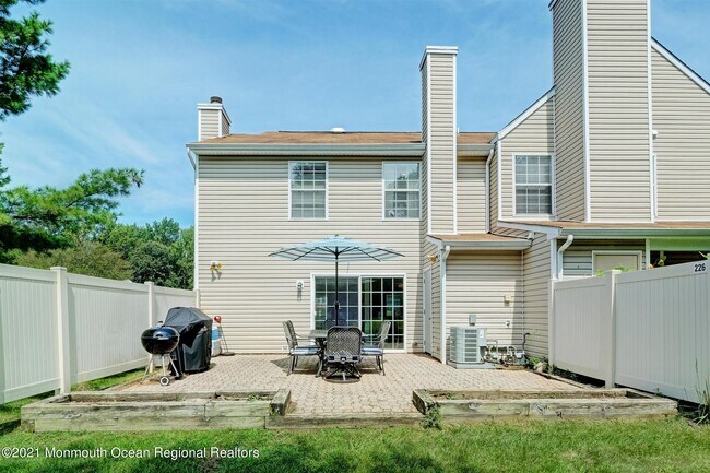 Building Photo - 226 Teasdale Pl