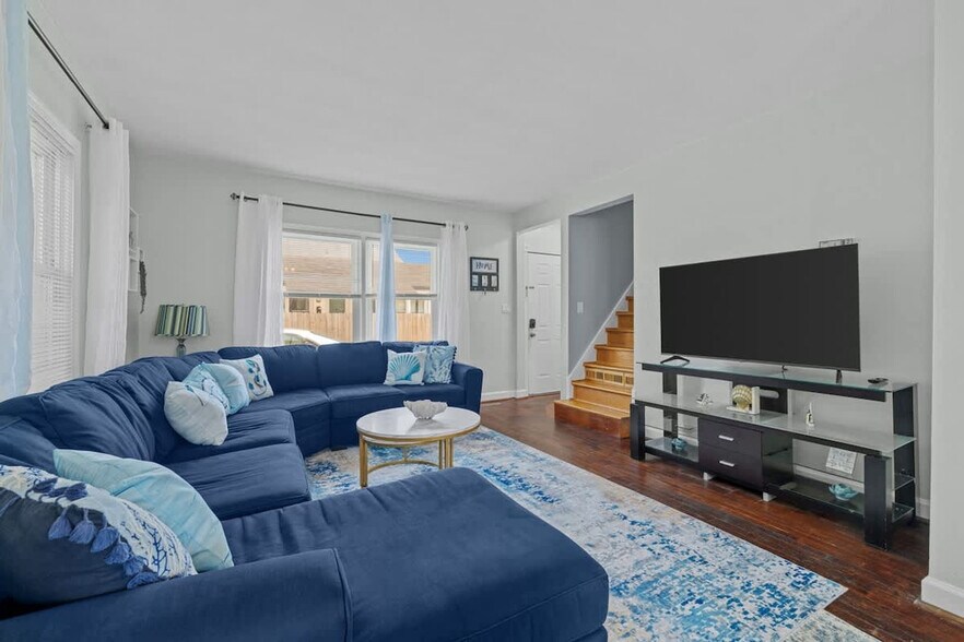 Building Photo - 174 Cherry St