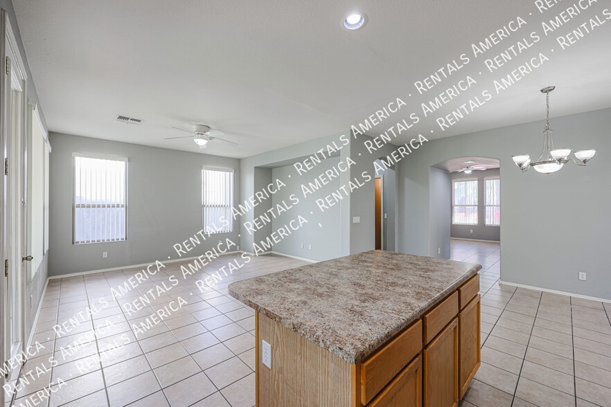 Building Photo - 3672 E Sundance Ave