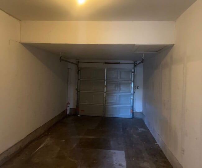 Building Photo - 1204 NW Carroll- AVAILABLE NOW!!