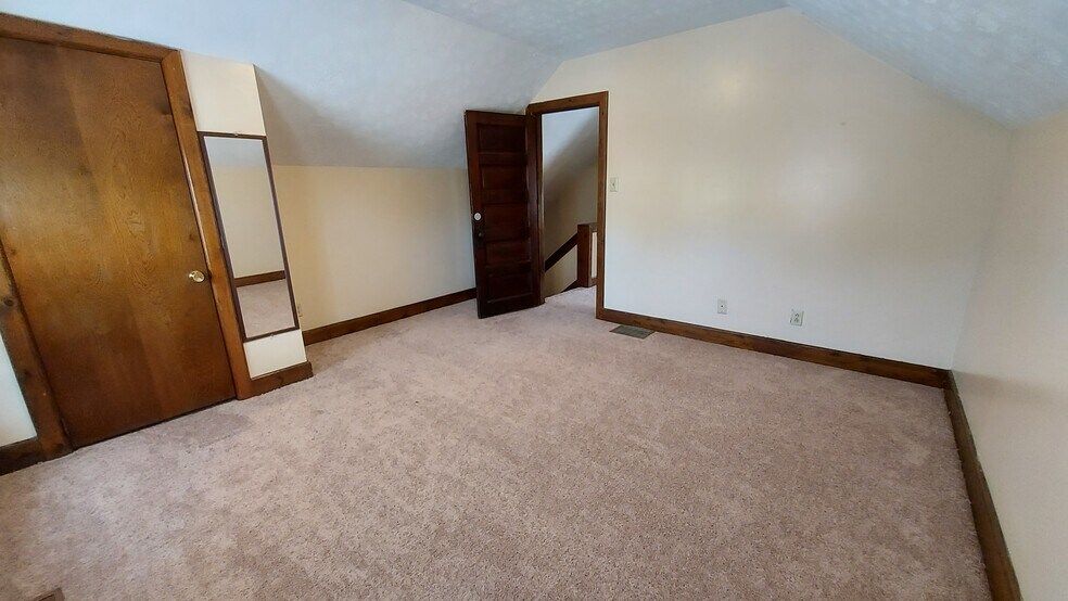 Building Photo - 404 King Ave