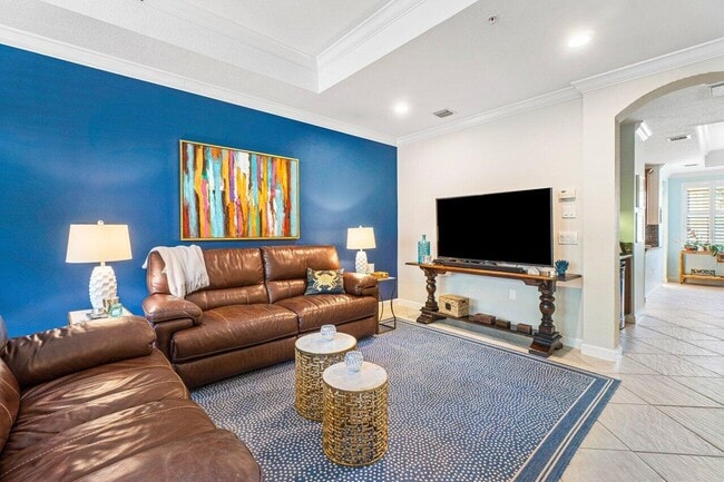 Building Photo - 11756 Valencia Gardens Ave