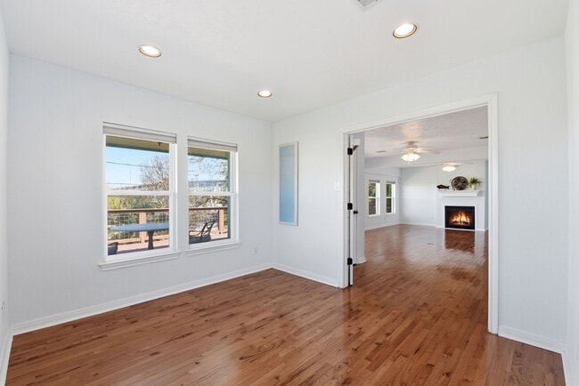 Building Photo - 180 Grove Rd