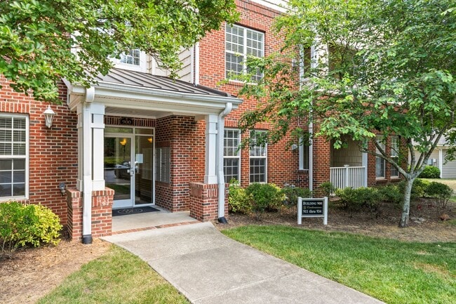 Building Photo - Fully Furnished  | Utilities Included | Flexible Lease Terms