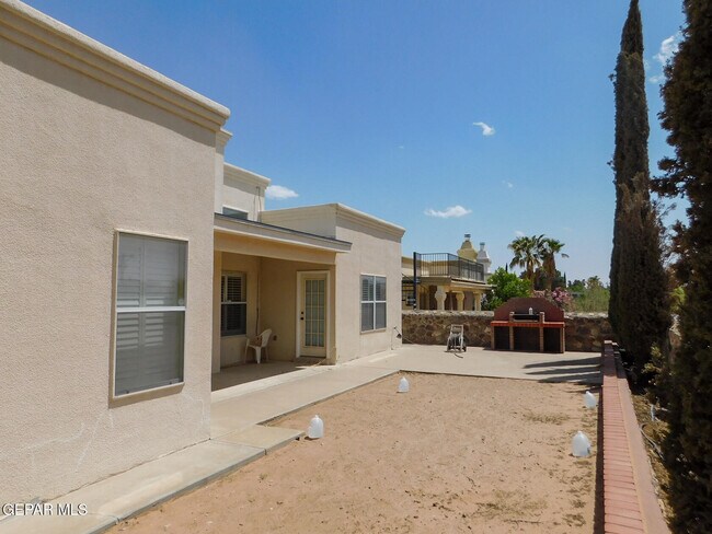Building Photo - 917 Tecate Pl