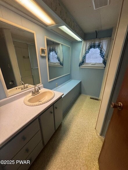 Building Photo - 2566 Easton Turnpike