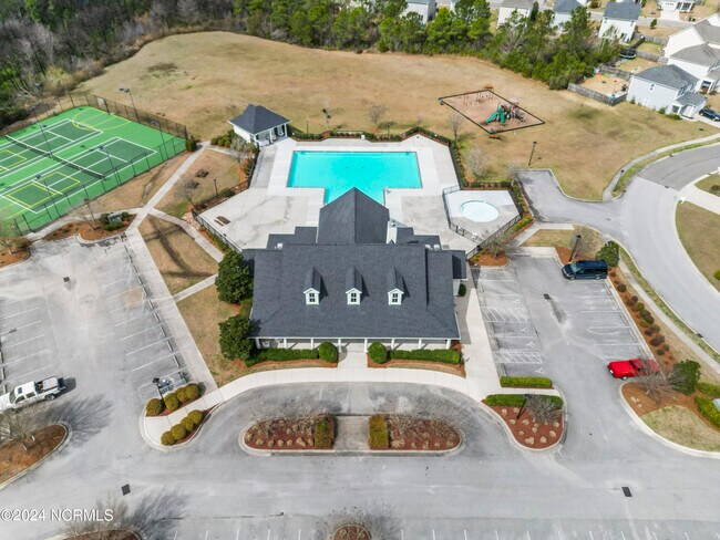 Building Photo - 3121 Lobelia Ln