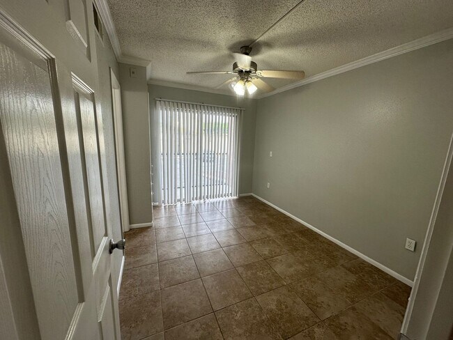 Building Photo - ONE MONTH FREE - 2br - 1000ft2 - Affordabl...