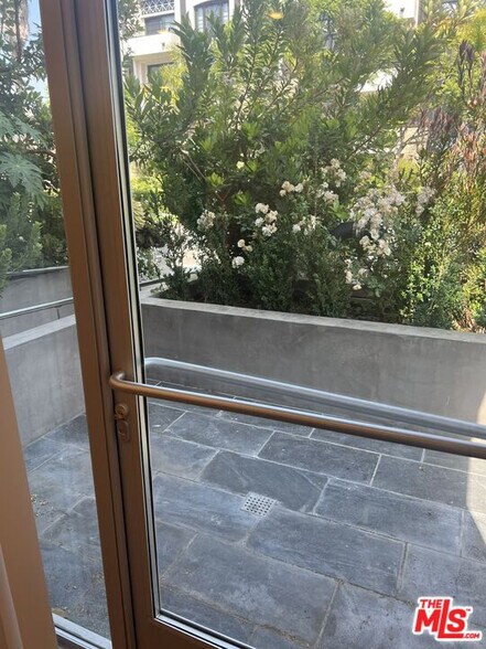 Building Photo - 1143 Glenville Dr