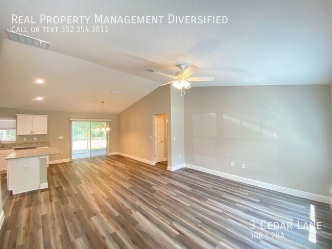 Building Photo - 3 Cedar Ln
