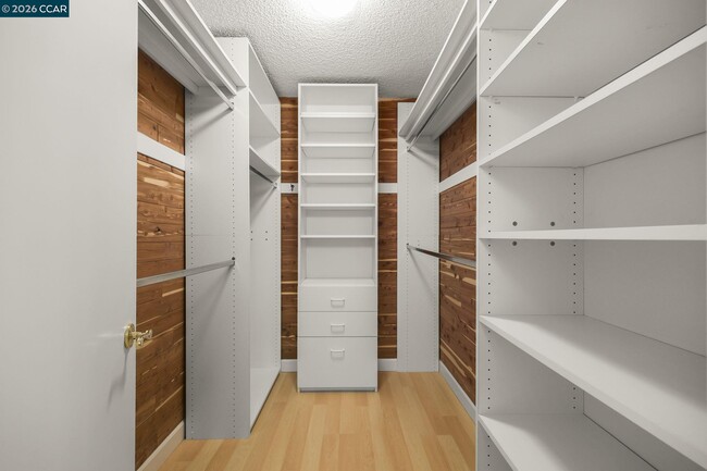 Building Photo - 975 Terra California Dr