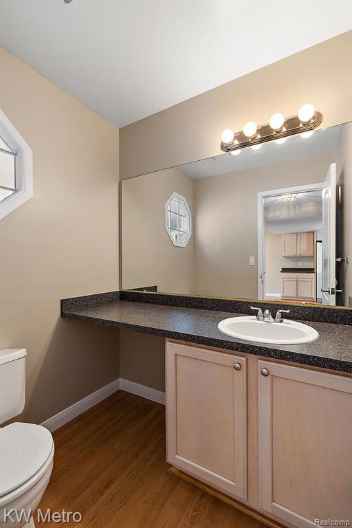 Building Photo - 5652 Drake Hollow Dr E