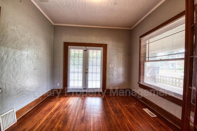 Building Photo - 1201 NW 40th St