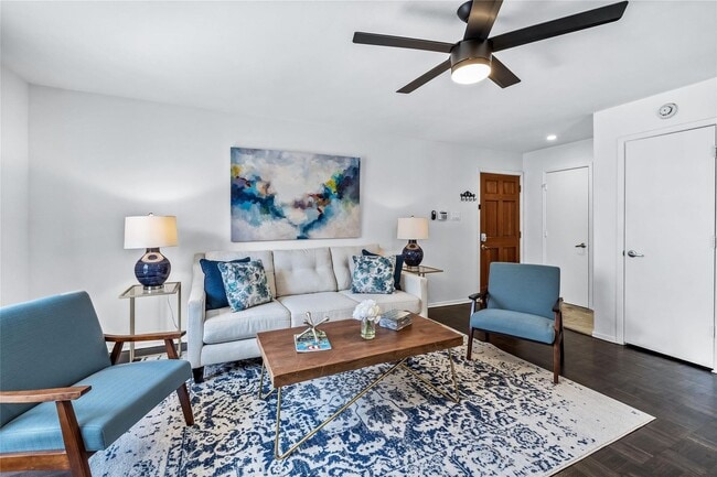 Building Photo - Lower Greenville Gated Condo with Garage