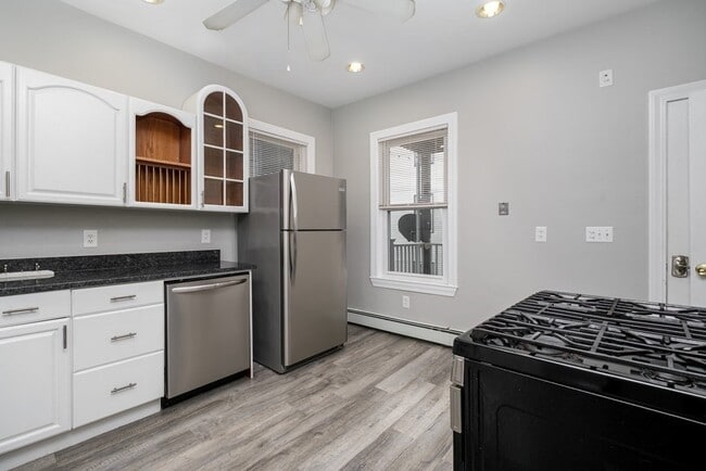 Building Photo - 17 O St