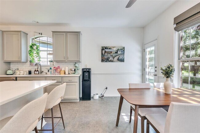 Building Photo - 308 Chesapeake Bay Ln S