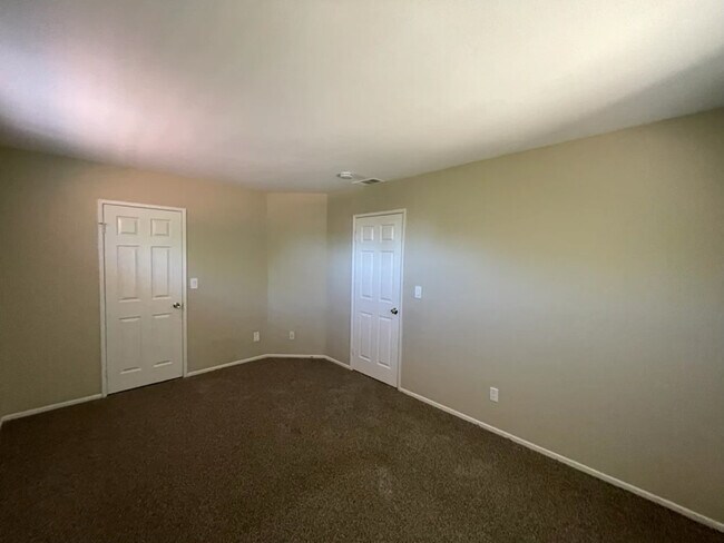 Building Photo - 41234 Almond Ave