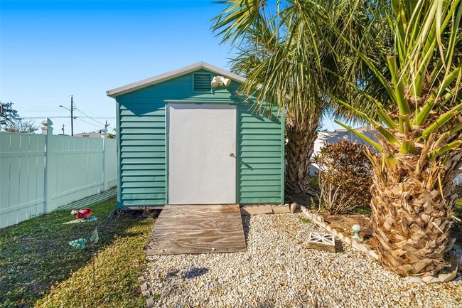 Building Photo - 503 Roberts Bay Dr