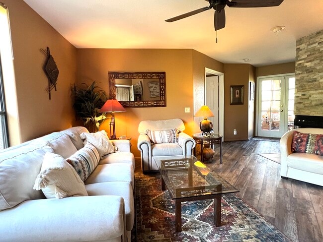 Building Photo - 6655 N Canyon Crest Dr