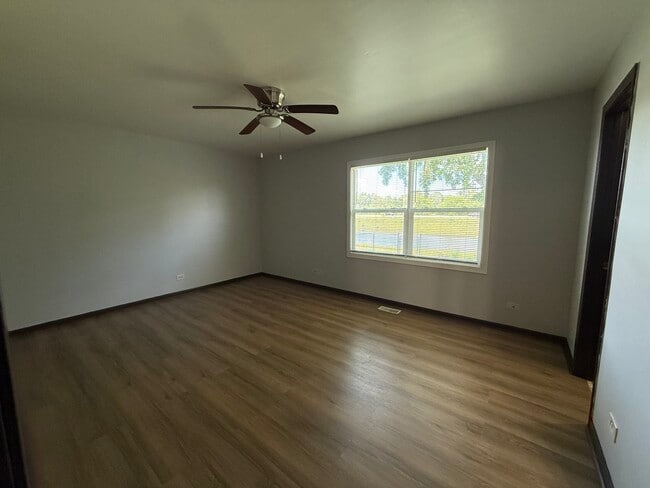Building Photo - 547 Fessler Ave