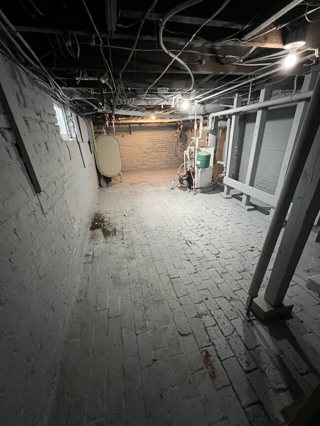 Building Photo - 85 Chestnut St