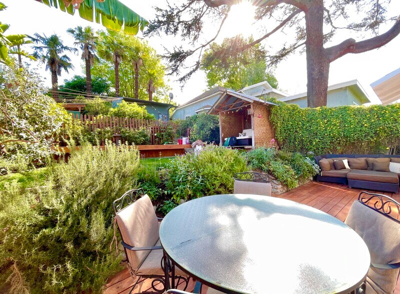 Building Photo - 2437 Arthur St