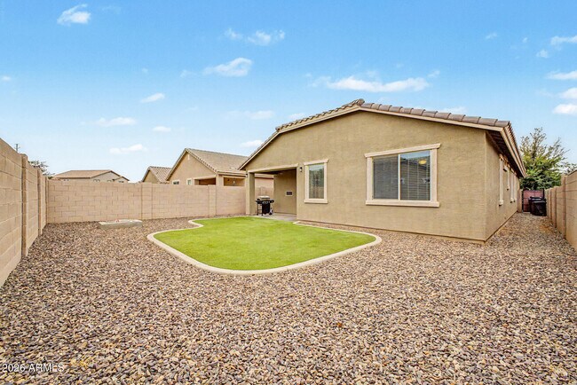 Building Photo - 3514 E Cowboy Cove Trail