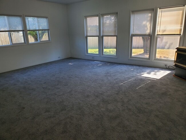 Building Photo - 2-bedroom 2-bathroom rental in Birch Bay!